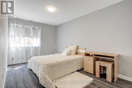 106 - 288 Albert Street, Waterloo, ON - Indoor Photo Showing Bedroom