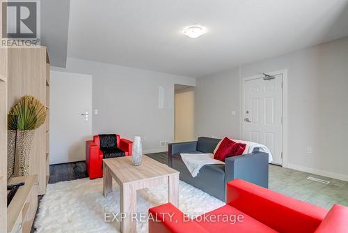 106 - 288 Albert Street, Waterloo, ON - Indoor Photo Showing Living Room