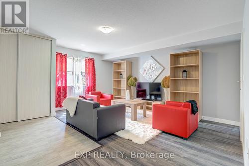 106 - 288 Albert Street, Waterloo, ON - Indoor Photo Showing Living Room