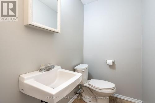 38 - 890 Limeridge Road E, Hamilton (Berrisfield), ON - Indoor Photo Showing Bathroom