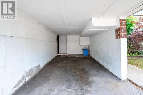 38 - 890 Limeridge Road E, Hamilton (Berrisfield), ON - Indoor Photo Showing Garage