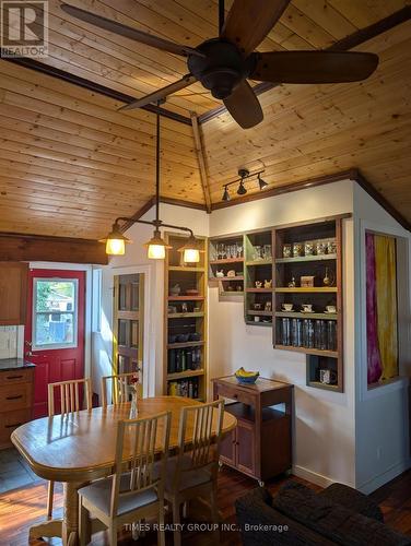 1331 41 St. Se, Calgary, AB - Indoor Photo Showing Dining Room