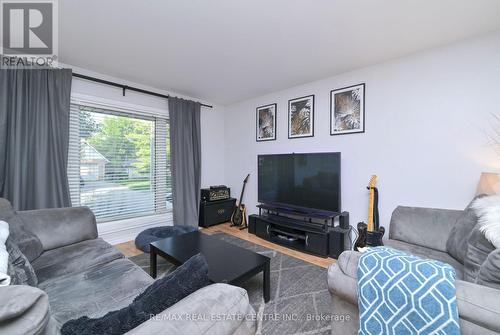 56 William Street, Orangeville, ON - Indoor Photo Showing Living Room