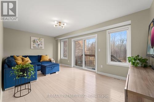 29 Oliana Way, Brampton, ON - Indoor Photo Showing Living Room