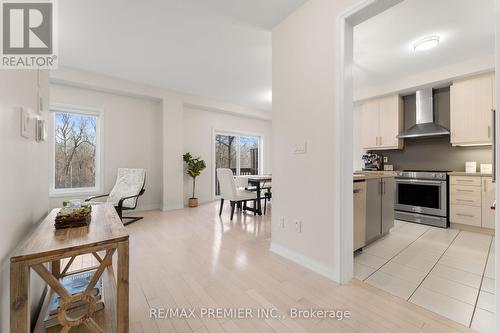 29 Oliana Way, Brampton (Bram West), ON - Indoor Photo Showing Kitchen