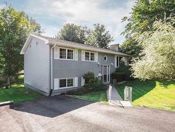 93 Nelson Drive  Lower Sackville, NS B4C 2A1