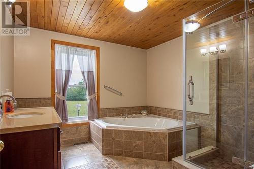 1221 Drummond Concession 1 Road, Perth, ON - Indoor Photo Showing Bathroom