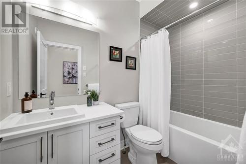 608 Gendarme Circle, Ottawa, ON - Indoor Photo Showing Bathroom