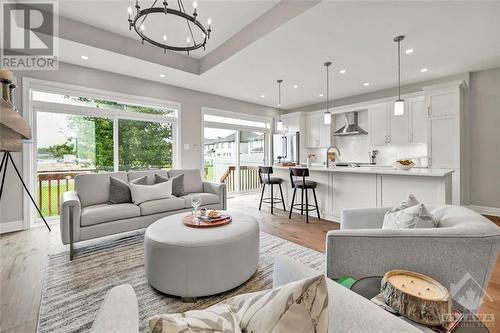 608 Gendarme Circle, Ottawa, ON - Indoor Photo Showing Living Room