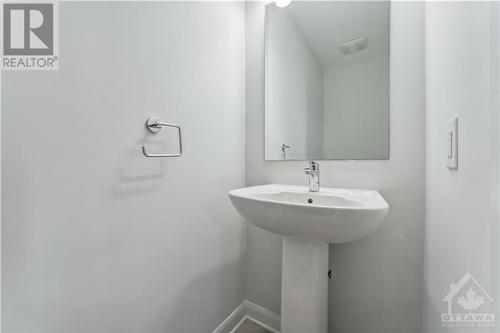 209 Attwell Private, Kanata, ON - Indoor Photo Showing Bathroom