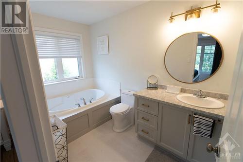 134 Abetti Ridge, Ottawa, ON - Indoor Photo Showing Bathroom