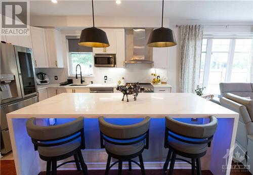 134 Abetti Ridge, Ottawa, ON - Indoor Photo Showing Kitchen With Upgraded Kitchen