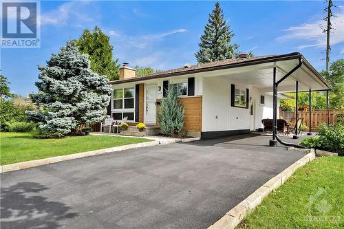 Brick and Siding with updated aluminium fascia. - 2536 Traverse Drive, Ottawa, ON - Outdoor