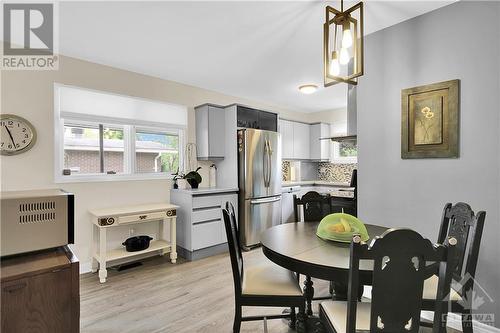 Full view of Kitchen. - 2536 Traverse Drive, Ottawa, ON - Indoor Photo Showing Dining Room