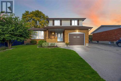 808 Amsterdam Court, Sarnia, ON - Outdoor With Facade