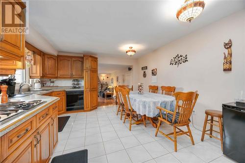 808 Amsterdam Court, Sarnia, ON - Indoor