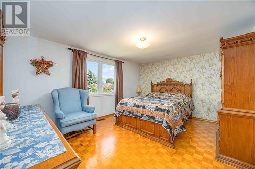 808 Amsterdam Court, Sarnia, ON - Indoor Photo Showing Bedroom