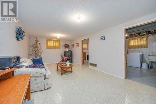 808 Amsterdam Court, Sarnia, ON - Indoor