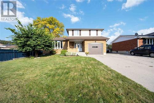 808 Amsterdam Court, Sarnia, ON - Outdoor With Deck Patio Veranda With Facade