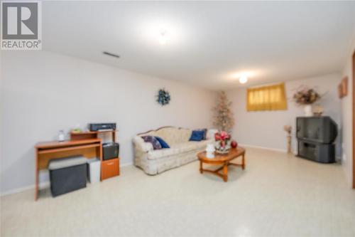 808 Amsterdam Court, Sarnia, ON - Indoor