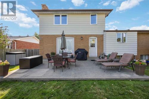 808 Amsterdam Court, Sarnia, ON - Outdoor With Deck Patio Veranda With Exterior