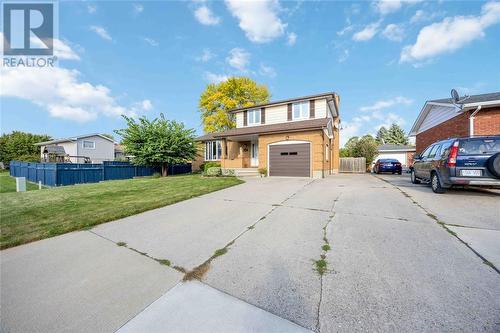 808 Amsterdam Court, Sarnia, ON - Outdoor