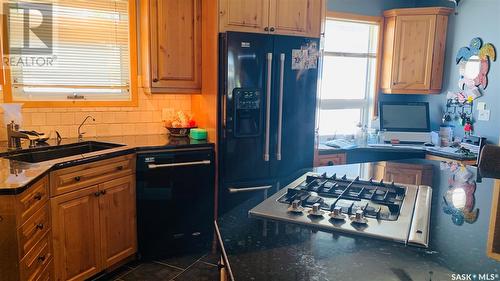 311 W 1St Street, Alida, SK - Indoor Photo Showing Kitchen