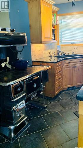 311 W 1St Street, Alida, SK - Indoor Photo Showing Kitchen