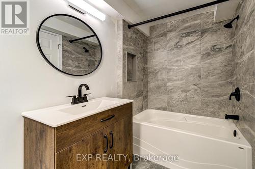 141 Wasaga Sands Drive, Wasaga Beach, ON - Indoor Photo Showing Bathroom