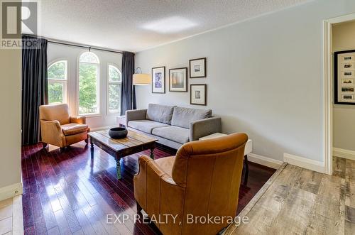 141 Wasaga Sands Drive, Wasaga Beach, ON - Indoor Photo Showing Living Room