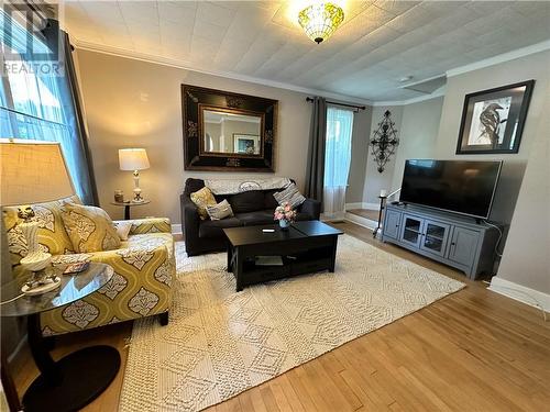 4 Hall Street, Gore Bay, Manitoulin Island, ON - Indoor Photo Showing Living Room