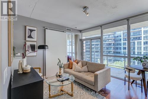 616 - 478 King Street W, Toronto (Waterfront Communities), ON - Indoor Photo Showing Living Room