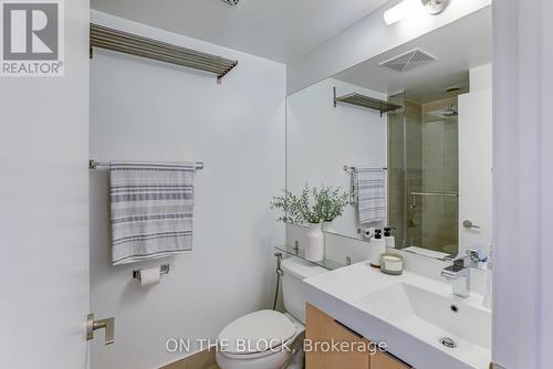 616 - 478 King Street W, Toronto (Waterfront Communities), ON - Indoor Photo Showing Bathroom