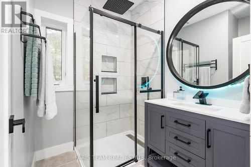 94 42Nd Street S, Wasaga Beach, ON - Indoor Photo Showing Bathroom