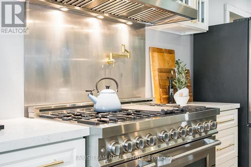 94 42Nd Street S, Wasaga Beach, ON - Indoor Photo Showing Kitchen