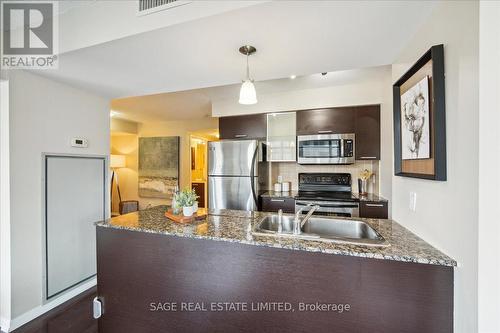 902 - 37 Grosvenor Street, Toronto (Bay Street Corridor), ON - Indoor Photo Showing Kitchen With Stainless Steel Kitchen With Double Sink