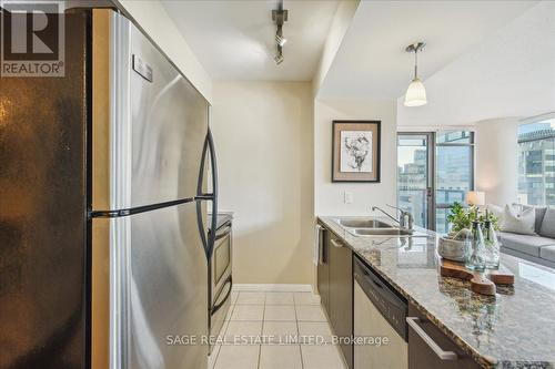 902 - 37 Grosvenor Street, Toronto (Bay Street Corridor), ON - Indoor Photo Showing Kitchen With Stainless Steel Kitchen With Double Sink