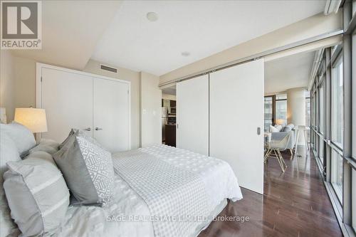 902 - 37 Grosvenor Street, Toronto (Bay Street Corridor), ON - Indoor Photo Showing Bedroom