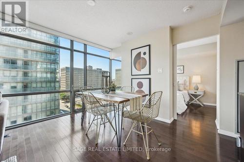 902 - 37 Grosvenor Street, Toronto (Bay Street Corridor), ON - Indoor Photo Showing Dining Room