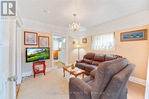 197 South Woodrow Boulevard, Toronto (Birchcliffe-Cliffside), ON - Indoor Photo Showing Living Room