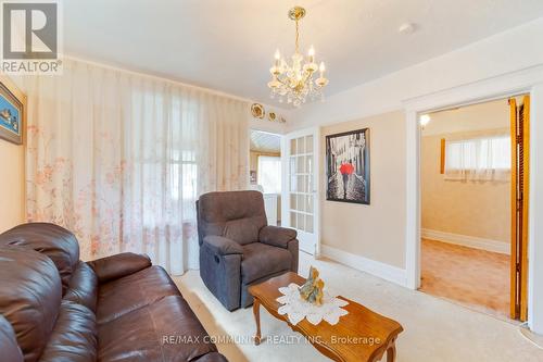 197 South Woodrow Boulevard, Toronto (Birchcliffe-Cliffside), ON - Indoor Photo Showing Living Room