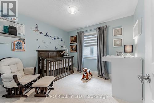 18 Falconridge Terrace, East Gwillimbury (Sharon), ON - Indoor Photo Showing Bedroom