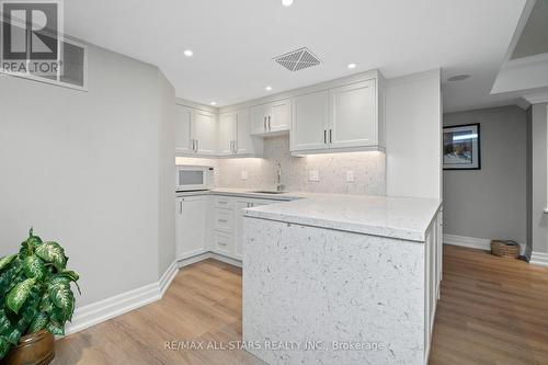 104 - 55 The Boardwalk Way, Markham (Greensborough), ON - Indoor Photo Showing Kitchen