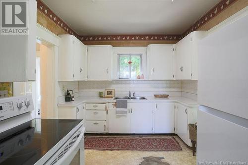 17 Westfield Crescent, Grand Bay-Westfield, NB - Indoor Photo Showing Kitchen With Double Sink