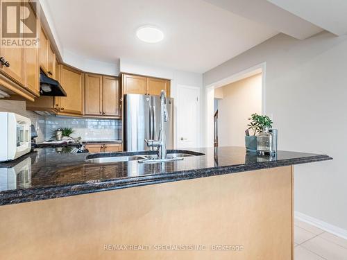 62 Memory Lane, Brampton, ON - Indoor Photo Showing Kitchen With Double Sink