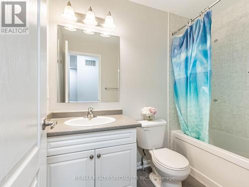 62 Memory Lane, Brampton, ON - Indoor Photo Showing Bathroom