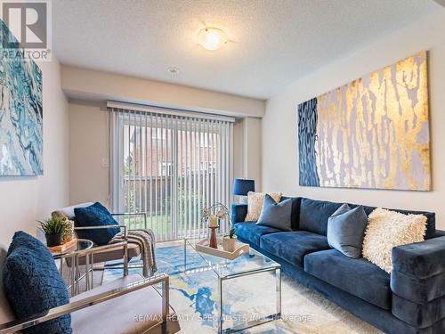 62 Memory Lane, Brampton, ON - Indoor Photo Showing Living Room