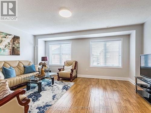 62 Memory Lane, Brampton, ON - Indoor Photo Showing Living Room