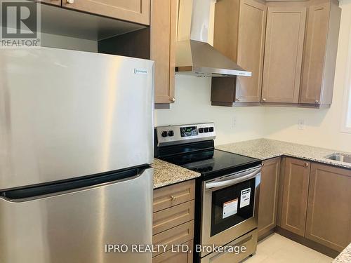 278 Lagerfeld Drive, Brampton, ON - Indoor Photo Showing Kitchen With Stainless Steel Kitchen