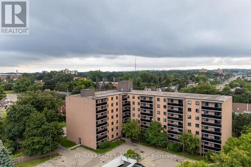 302 - 29 West Avenue W, Kitchener, ON - Outdoor